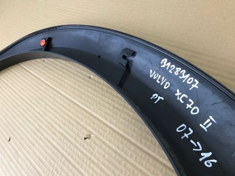 Listwa Volvo xc70 II 2 07-16 nakładka błotnika prawy tył prawa 31283107