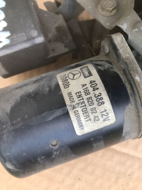 Mechanizm wycieraczek Mercedes W168 A-Klasa 97-04r silniczek przedni A1688200242