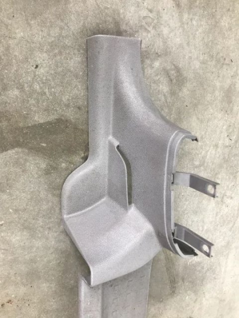 Nakładka progu Volkswagen Vw Caddy 3 III stopień progowy próg prawy 2K0853372E