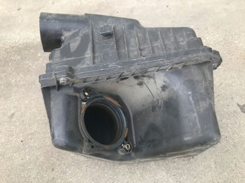 Obudowa filtra powietrza KIA CARNIVAL I 2.5 V6 98-05r