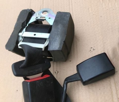 Pas bezpieczeństwa AUDI A3 8P 3D 03-13r. lewy tylny 8p3857805b