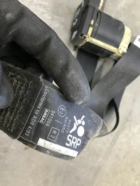 Pas bezpieczeństwa Renault Clio II 2 98-12r. 3d prawy przedni 33019521