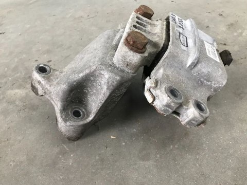 Poduszka skrzyni biegów Volkswagen Audi Seat Skoda mocowanie łapa silnika 1K0199555BB