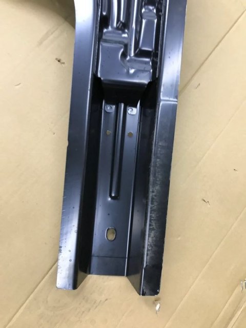 Poszycie Vw transporter T5 T6 03-15 15- słupek próg nadkole wewnętrzne 7e0805403