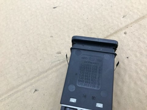Włącznik świateł awaryjnych VW Golf IV 4 Bora 97-06r. przycisk 1j0953235