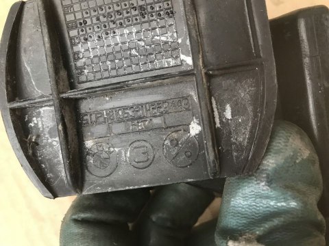 Ślizg Bmw 3 E46 sedan kombi coupe mocowanie wspornik uchwyt zderzaka lewe tylne 8195321