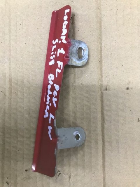 Ślizg DACIA LOGAN 1 I MCV 05-14r. mocowanie wspornik uchwyt błotnika lewe prawe przednie