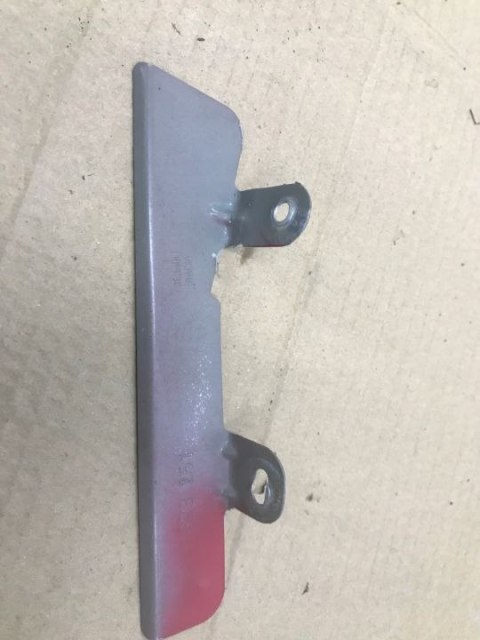 Ślizg DACIA LOGAN 1 I MCV 05-14r. mocowanie wspornik uchwyt błotnika lewe prawe przednie