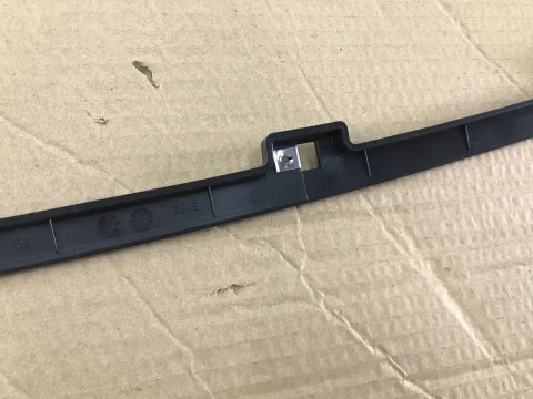 Ślizg Fiat panda III 3 11- górne mocowanie zderzaka przedniego 735625226