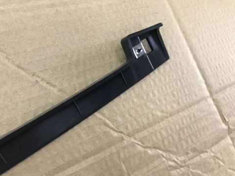 Ślizg Fiat panda III 3 11- górne mocowanie zderzaka przedniego 735625226