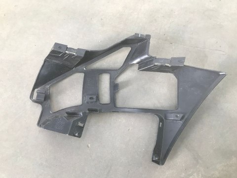 Ślizg Peugeot 3008 II 2 5008 II 16-20r. przedlift mocowanie wspornik uchwyt zderzaka prawe przednie