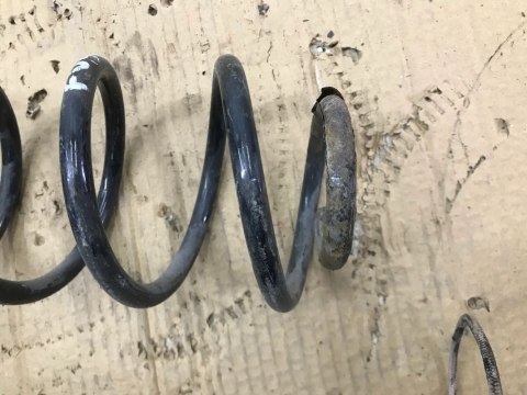 Sprężyna Ford Fusion 02-12r. tylna zawieszenia komplet