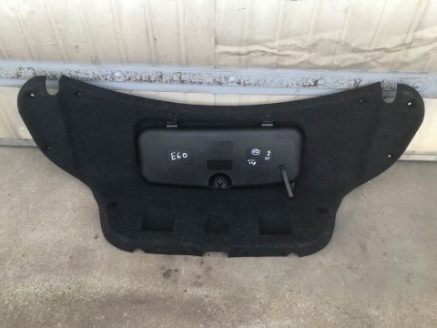 Tapicerka BMW E60 boczek osłona poszycie klapy bagażnika sedan