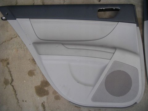 Tapicerka HYUNDAI SONATA NF 5 V boczki drzwi sedan komplet