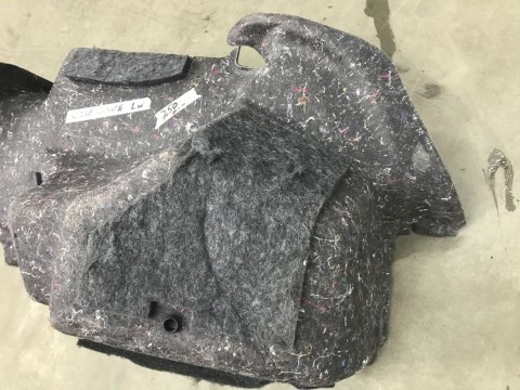 Tapicerka Mercedes E klasa Coupe C238 3 III 17- boczek bagażnika lewy poszycie wykładzina