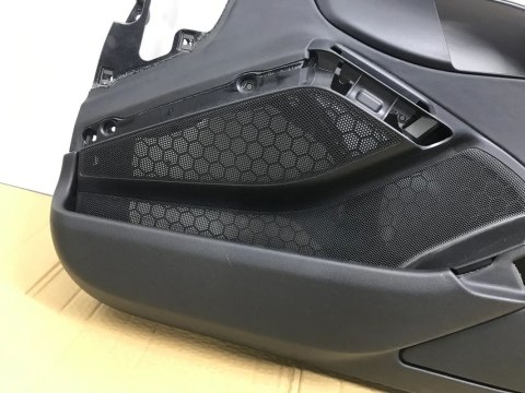 Tapicerka Porsche 911 model 991 prawa prawy boczek drzwi 991555204