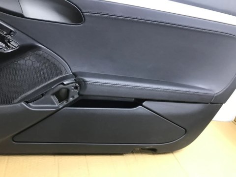 Tapicerka Porsche 911 model 991 prawa prawy boczek drzwi 991555204