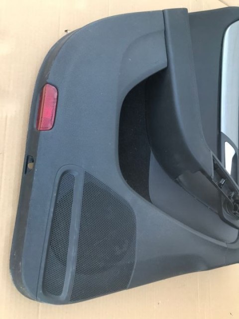 Tapicerka VW PASSAT B7 kombi boczek drzwi lewych tylnych 3AF867211