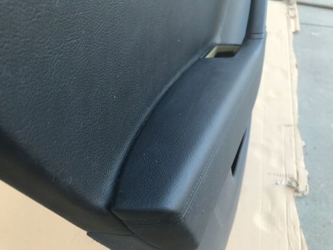 Tapicerka VW PASSAT B7 kombi boczek drzwi lewych tylnych 3AF867211