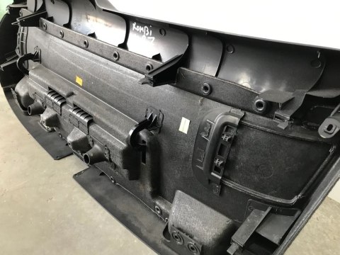 Tapicerka audi a4 b7 kombi osłona tylnej klapy bagażnika 8e9867979b