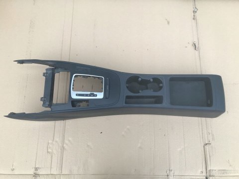 Tunel środkowy AUDI A4 B8 uchwyt na kubki napoje 8K0863244