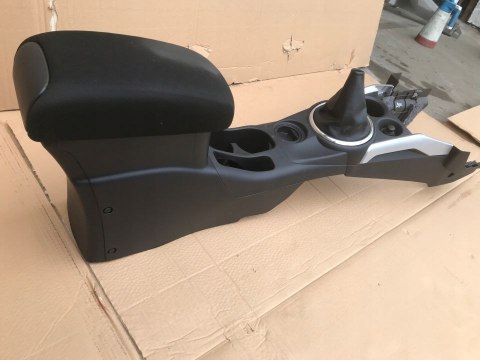 Tunel środkowy MITSUBISHI ASX podłokietnik