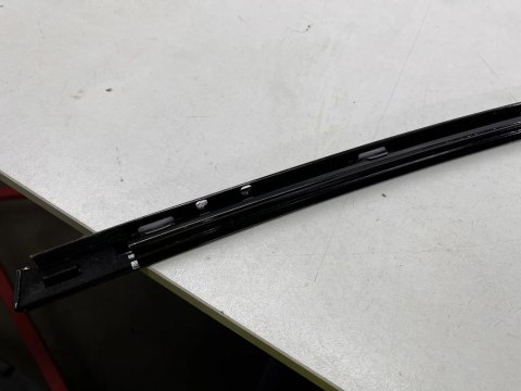 Listwa BMW G30 F90 nakładka drzwi prawych tylnych prawy tył 16444510