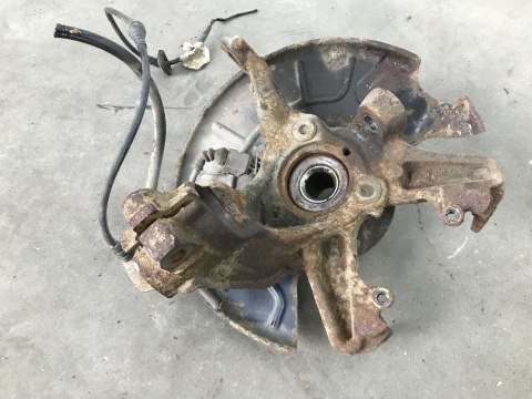 Zwrotnica VW Caddy 3 III 03-10r. 2.0 SDi DIESEL piasta prawa przednia prawy przód