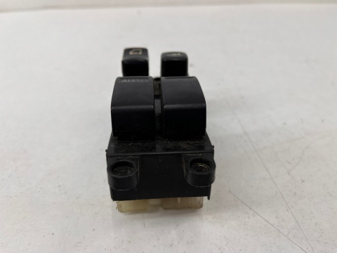 Przełącznik Nissan almera n16 panel przycisk szyb lewy przedni