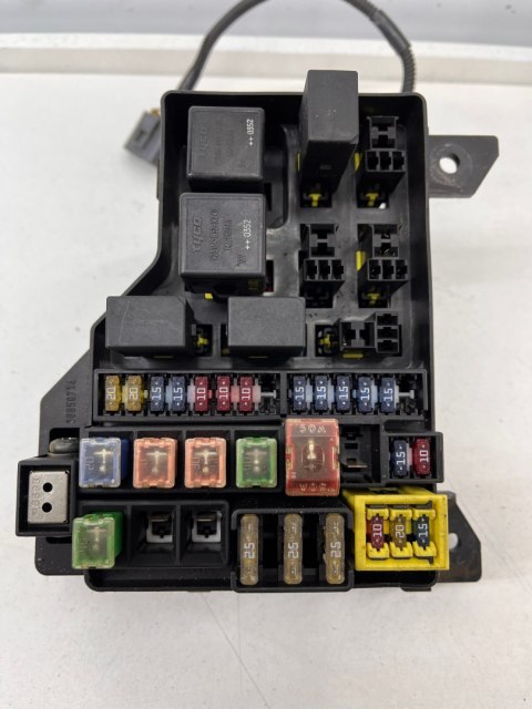 Skrzynka bezpieczników Volvo v40 1.8 moduł 30859714