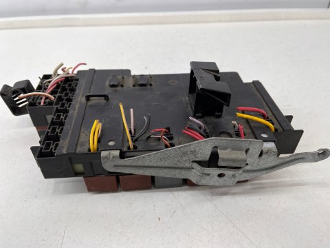 Skrzynka bezpieczników Renault clio 2 II moduł sterownik 21656613