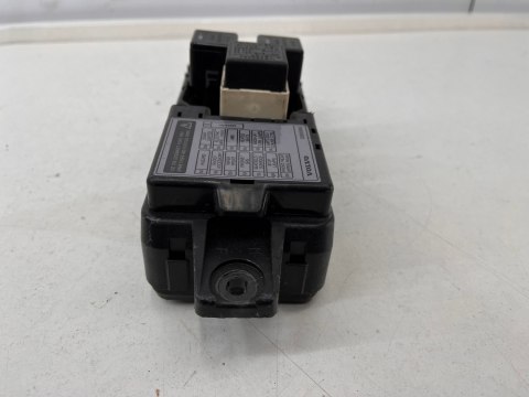 Skrzynka bezpieczników Volvo v40 moduł sterownik BSI 30889989