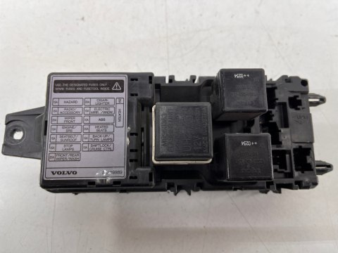 Skrzynka bezpieczników Volvo v40 moduł sterownik BSI 30889989