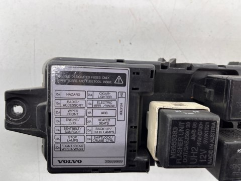 Skrzynka bezpieczników Volvo v40 moduł sterownik BSI 30889989