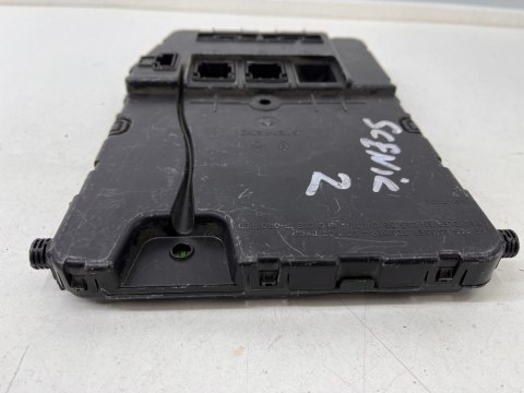 Skrzynka bezpieczników Renault scenic 2 megane 2 moduł komfortu 8200724405