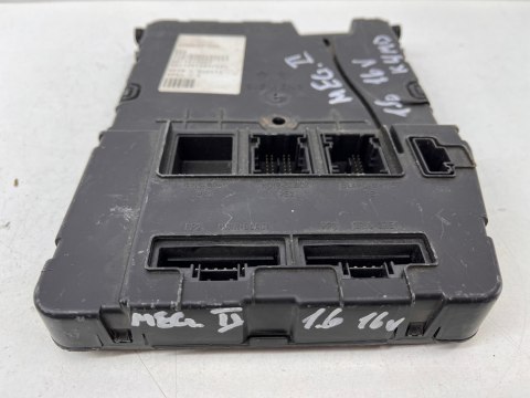 Skrzynka bezpieczników Renault scenic 2 megane 2 moduł komfortu 8200724405