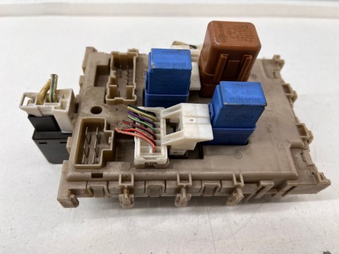 Skrzynka bezpieczników Nissan almera n16 moduł 24350-5m300