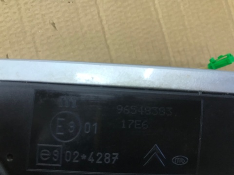 Lusterko Citroen c4 I 04-10r. zewnętrzne prawe 8 pin 96548383 kolor EZR