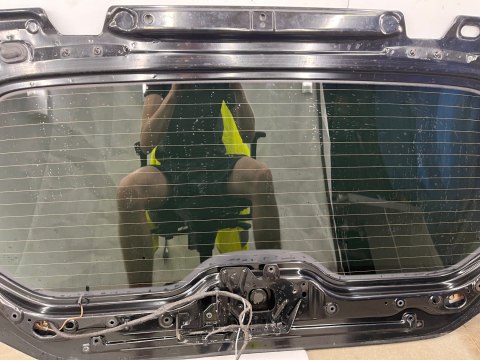 Szyba tylna Mercedes Vito W447 klapy bagażnika z ramą stelażem przyciemniona fabrycznie 2014r-