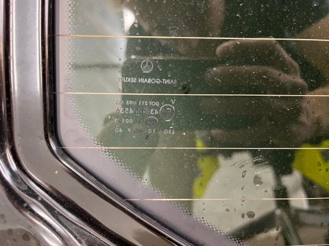 Szyba tylna Mercedes Vito W447 klapy bagażnika z ramą stelażem przyciemniona fabrycznie 2014r-