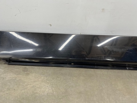 Nakładka progu BMW 5 E60 E61 prawa listwa próg zewnętrzny 7033760