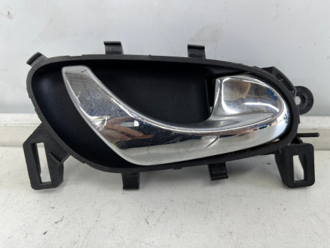 Klamka Nissan Qashqai II 2 J11 13-21r. wewnętrzna rączka uchwyt drzwi przednia tylna prawa 80670-4ea0