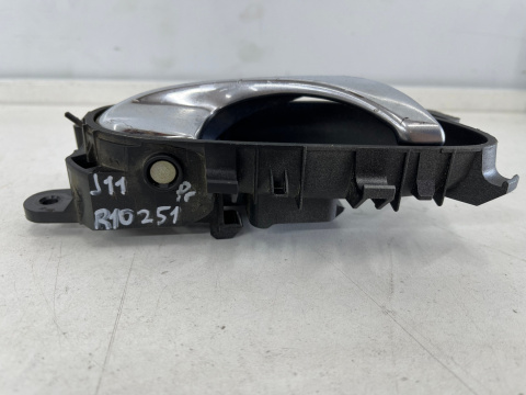 Klamka Nissan Qashqai II 2 J11 13-21r. wewnętrzna rączka uchwyt drzwi przednia tylna prawa 80670-4ea0