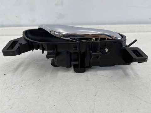 Klamka Nissan Qashqai II 2 J11 13-21r. wewnętrzna rączka uchwyt drzwi przednia tylna prawa 80670-4ea0