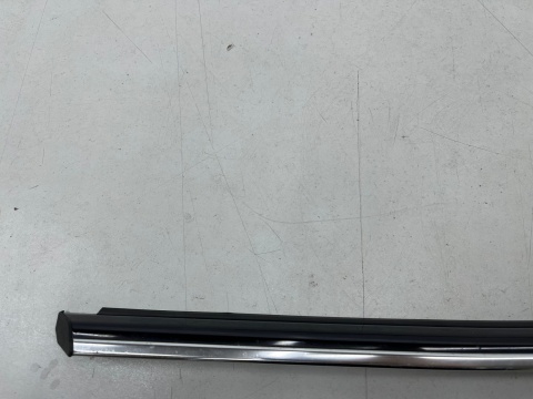 Listwa Mercedes CLK I 1 W208 C208 coupe 97-02r. lewa tylna nakładka zewnętrzna ozdobna szyby bocznej karoseryjnej chrom