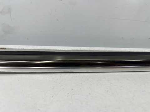 Listwa Mercedes CLK I 1 W208 C208 coupe 97-02r. lewa tylna nakładka zewnętrzna ozdobna szyby bocznej karoseryjnej chrom