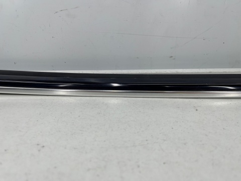 Listwa Mercedes CLK I 1 W208 C208 coupe 97-02r. prawa tylna nakładka zewnętrzna ozdobna szyby bocznej karoseryjnej chrom