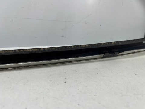 Listwa Mercedes CLK I 1 W208 C208 coupe 97-02r. prawa tylna nakładka zewnętrzna ozdobna szyby bocznej karoseryjnej chrom