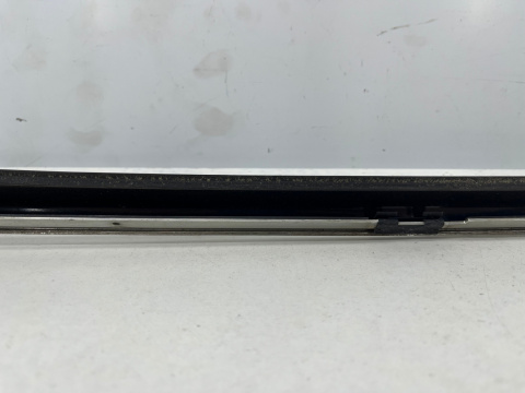 Listwa Mercedes CLK I 1 W208 C208 coupe 97-02r. prawa tylna nakładka zewnętrzna ozdobna szyby bocznej karoseryjnej chrom