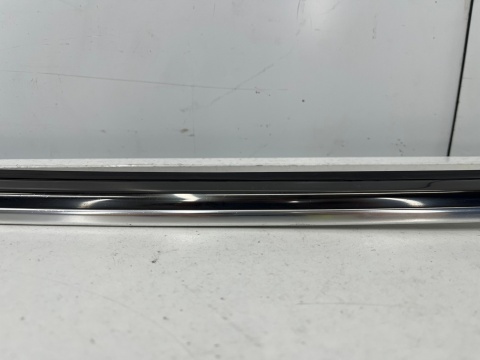Listwa Mercedes CLK I 1 W208 C208 coupe 97-02r. prawa tylna nakładka zewnętrzna ozdobna szyby bocznej karoseryjnej chrom